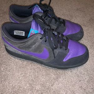 NIKE SB Dunk Low or NIKE Dunk Low - size 7